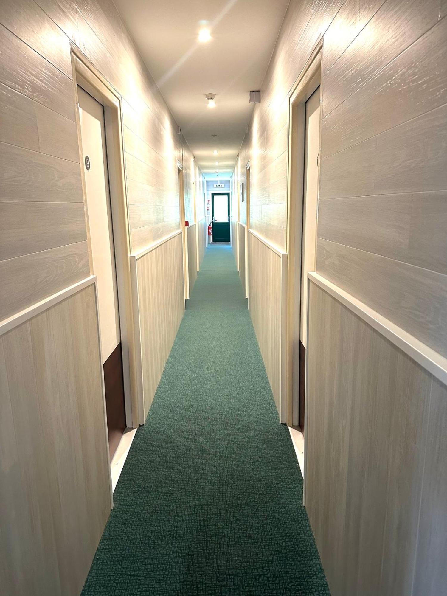 Hotel Roc Land Les Portes du Coglais المظهر الخارجي الصورة