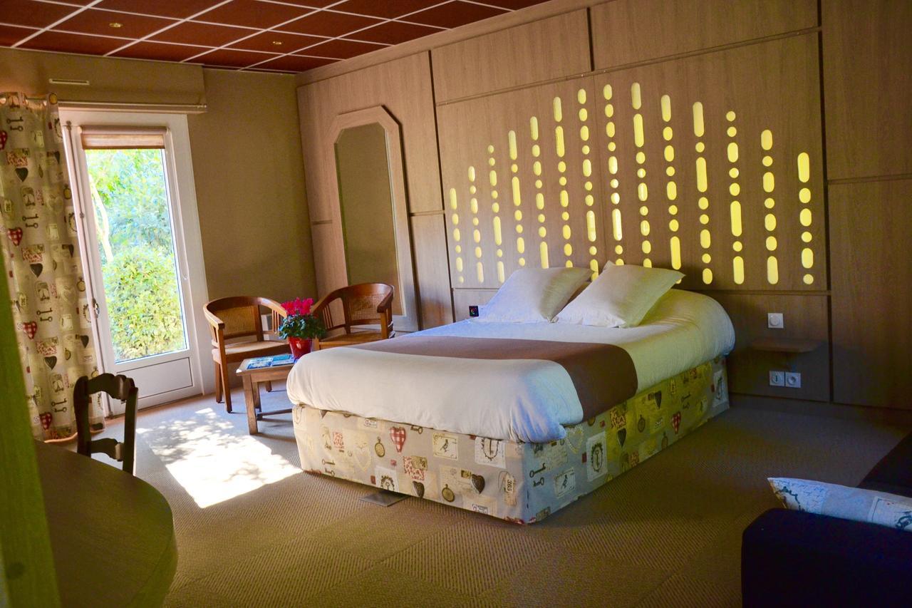 Hotel Roc Land Les Portes du Coglais المظهر الخارجي الصورة